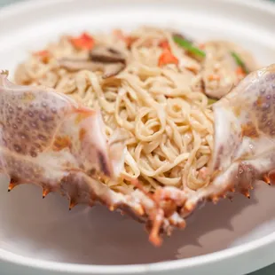 Crab Meat Stir-Fried with E-Fu Noodle-蟹肉伊面