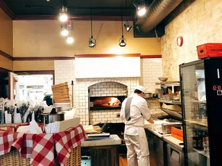 Pizzeria Piccola