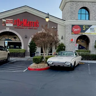 Dom DeMarco's Pizzeria &amp; Wine Bar