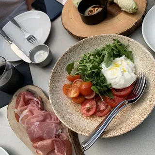 CAPRESE BURRATA