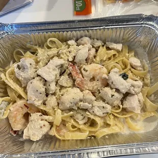 Chicken fettuccine with shrimp