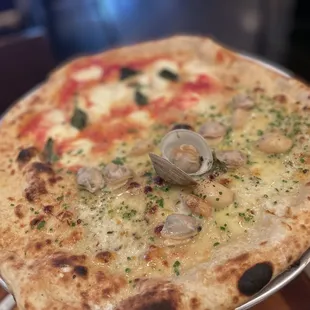 Clam &amp; Margherita pizza