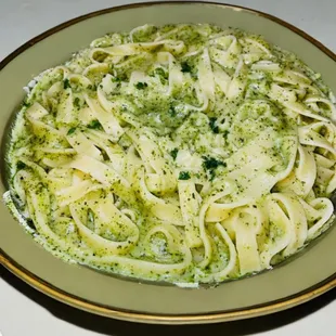 Fettuccini Pesto