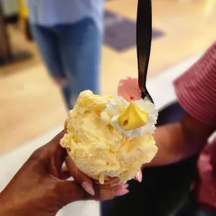 Vanilla ice cream with care bears