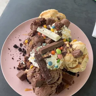 The Golden Bar Sundae