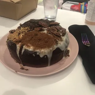 Giant Cinnamon Roll with 4 Toppings