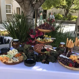 Appetizer buffet for guests prior to bride and grooms arrival