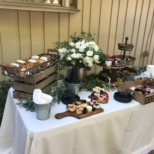 Petite dessert station
