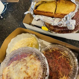Garlic Bread, Chicken Parmesan a la cart, Fettuccine Alfredo a la cart