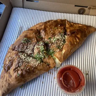 RD&apos;s Calzone