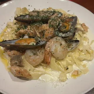 Seafood Fettuccine Alfredo