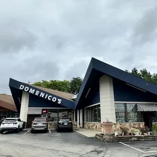 the outside of the restaurant