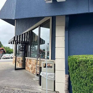 Takeout door