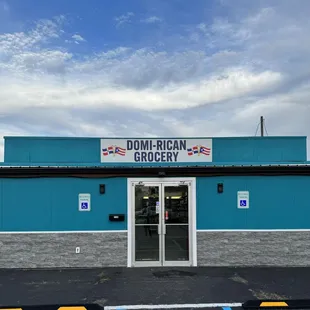 Domi-Rican Grocery
Dominican and Puerto Rican store with take-out and fresh Pan Sobao and Pan de Agua everyday.