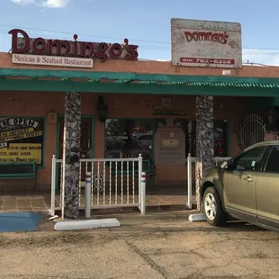 Front entrance of Domingo&apos;s