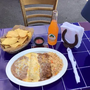 a plate of mexican food