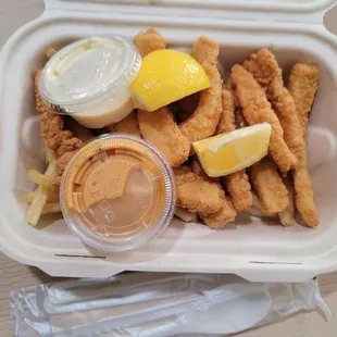 calamari served with tartar sauce and chipotle aioli