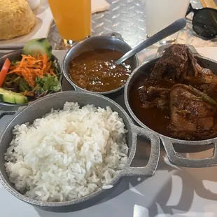 Pollo guisado