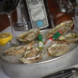 Chef&apos;s Daily Selection of Fresh Oysters east coast - champagne mignonette