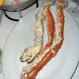 Whole Jumbo Alaskan King Crab Legs* **