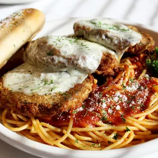 a bowl of spaghetti and meatballs