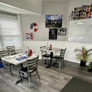 Seating area near entrance