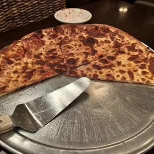 Cheese Pizza with Fresh Garlic (1/5) - came out burned, which left it dry and crispy.