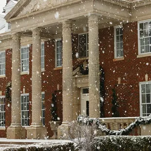 Snowy afternoon at Dominion House