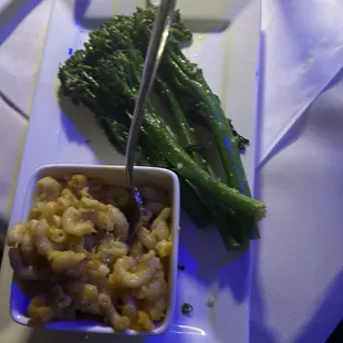 Mac n cheese and baby broccoli