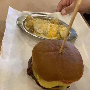 Smoked Gouda burger with potatoes au gratin