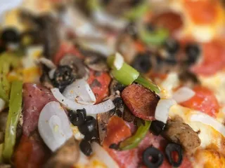 Round Table Pizza