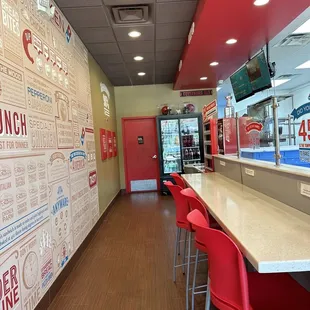 the interior of a fast food restaurant