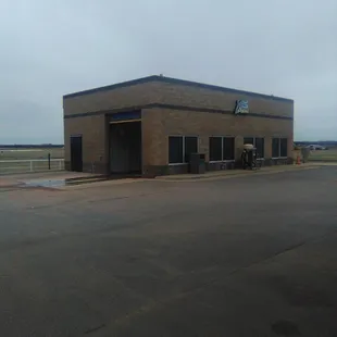 Car wash and free air