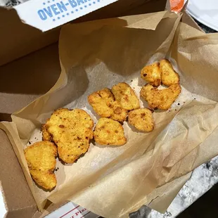 Dominos