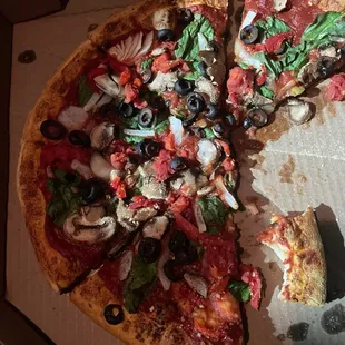 Veggie lovers  Veggie lovers no cheese today