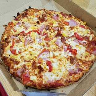 This is SUPPOSED to be a Hawaiian with a DOUBLE order of sausage.....which is totally MIA