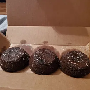 Yummy lava cakes