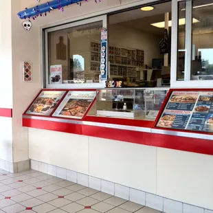 interior, pizza