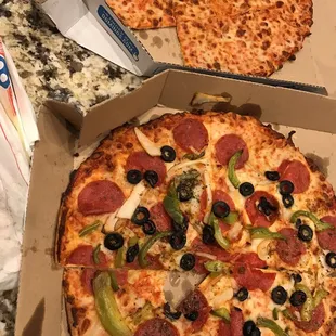 2 hours= cold pizza with bites out of it. Ridiculous and disgusting.