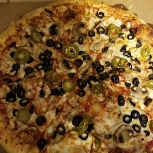 Pizza is cut when asked for Uncut pizza.