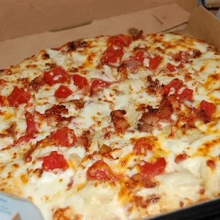 Chicken Bacon Ranch pizza