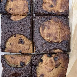 chocolate brownies with chocolate chips