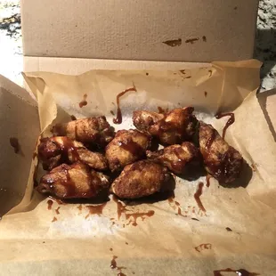 What is this dominos? Really?! This is what you serve as BBQ chicken.