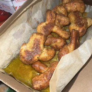 Super oily garlic knotts