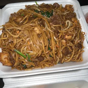 Chef Lo Mein