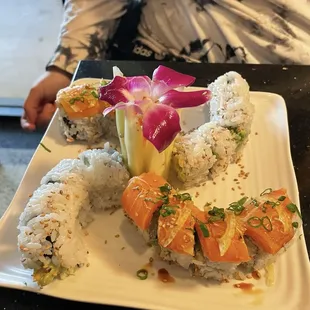 Presented pretty - California roll &amp; Spanish roll