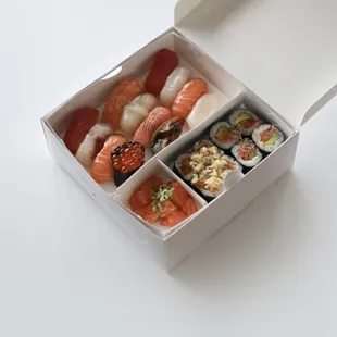 Sushi and handroll deluxe set for two