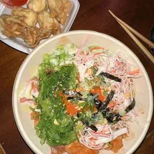 See the fish? That&apos;s all of it. Tons of toppings though.