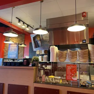 the interior of a fast food restaurant