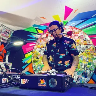 DJ Onolicious coming to Domsky Glass event on August 12th 6pm-9pm. Free, adult, art and music event. Join us!
